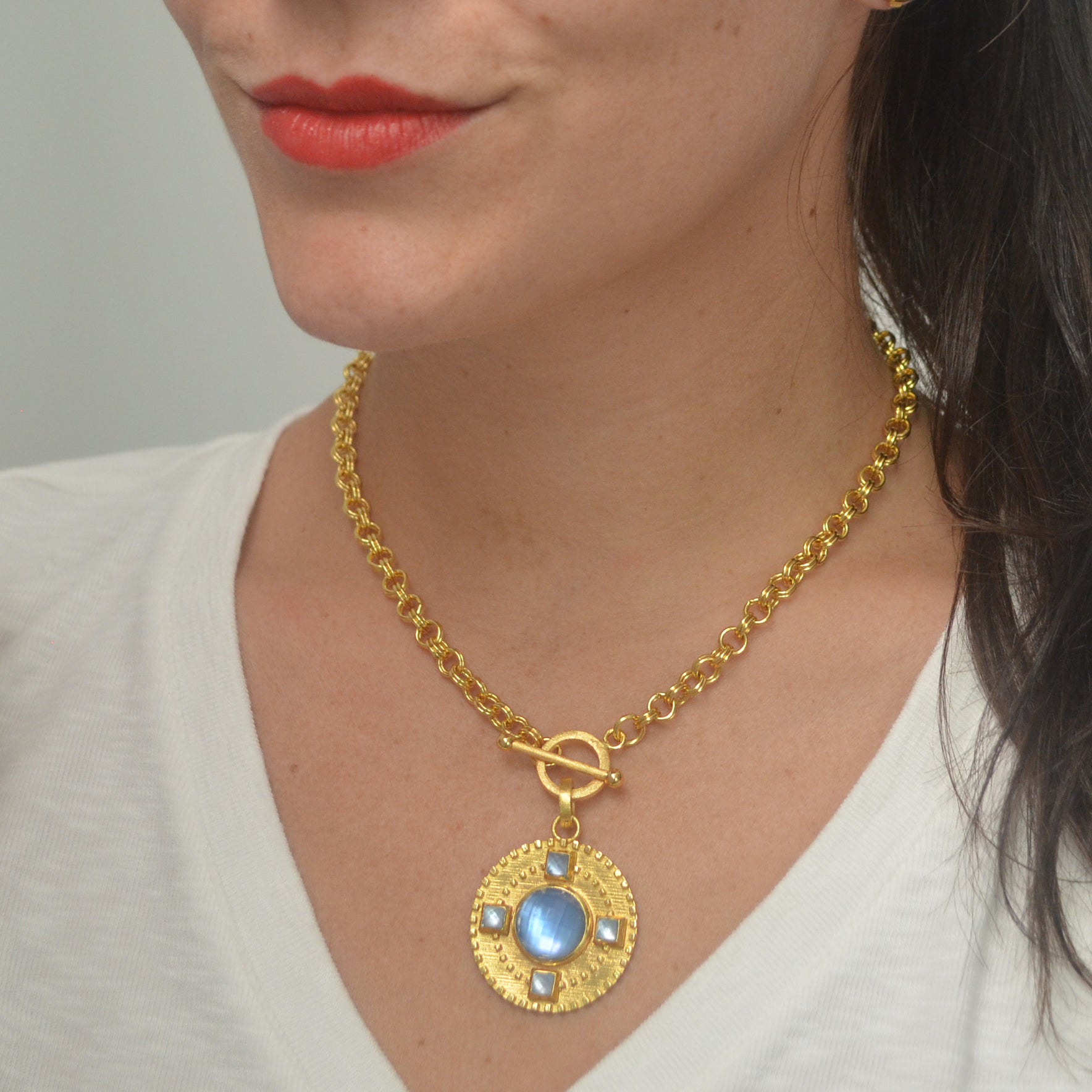 Divina Necklace